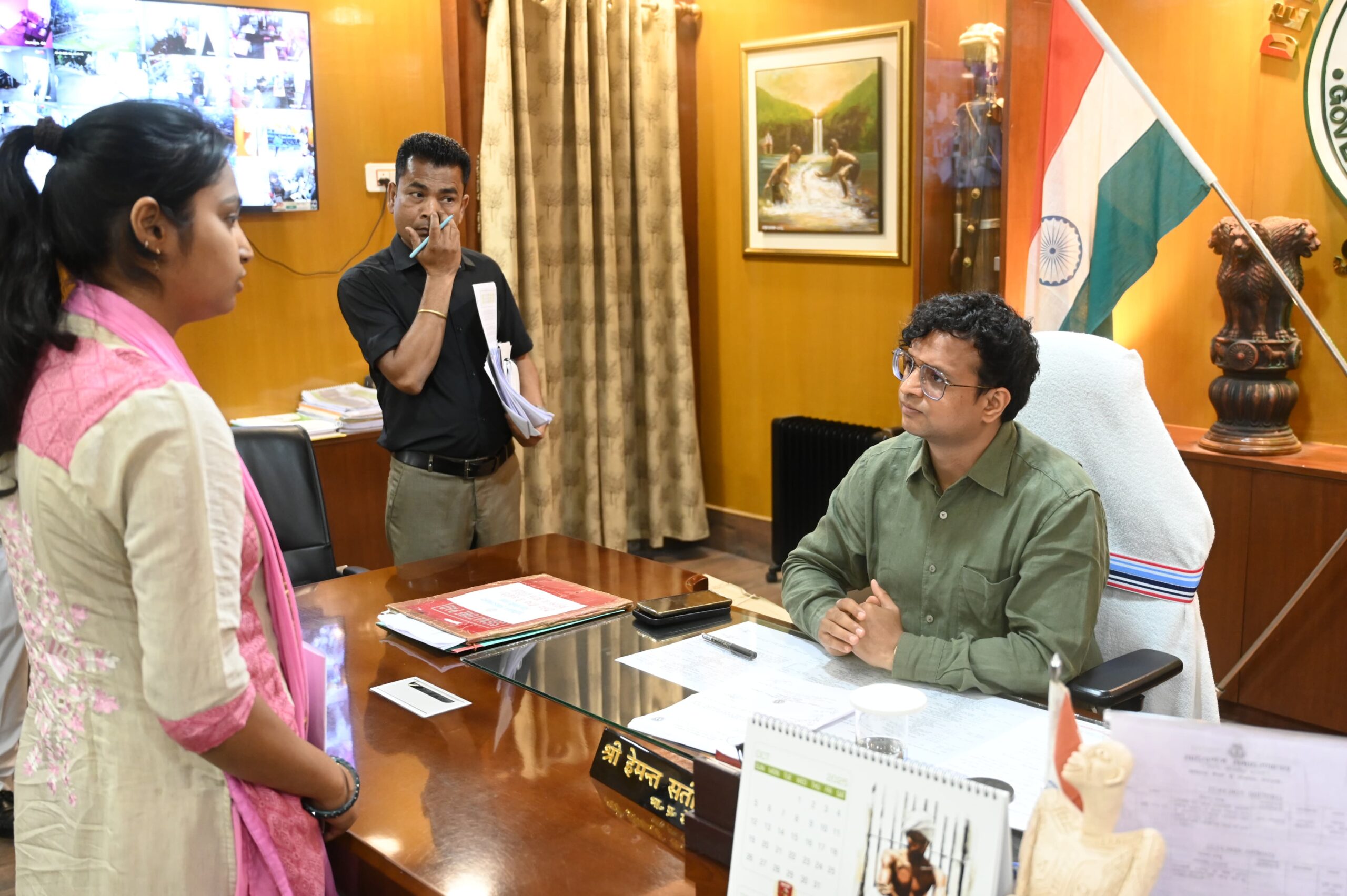 Deputy Commissioner heard people's grievances in Janta Darbar, got assurance of solution