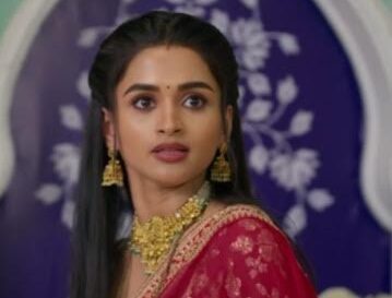 Relationship-bound Gauri actress Esha Pathak shares the challenges behind the camera