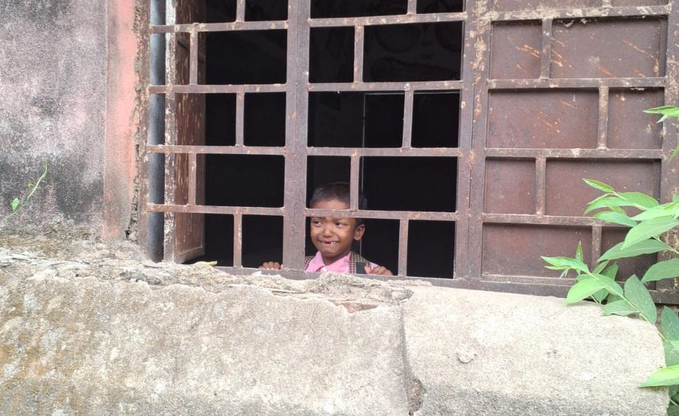 Heartbreaking Incident in Pakur: Have you ever wondered what would happen if your child is left alone in school?