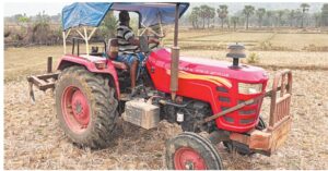 Ruckus over MNREGA scheme in Rajmahal, BDO seizes tractor, villagers block road