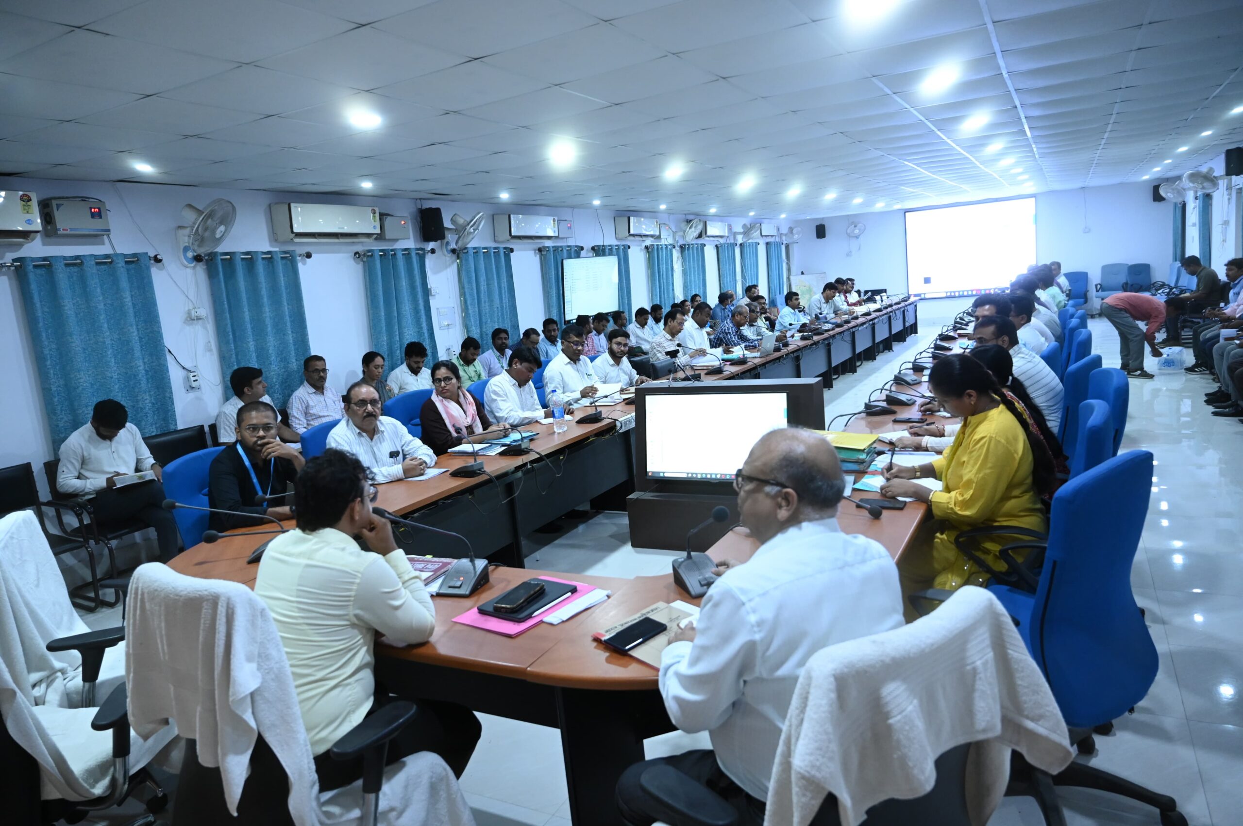 Sahibganj Deputy Commissioner looked strict regarding improvement in health infrastructure, gave instructions in DQAC meeting