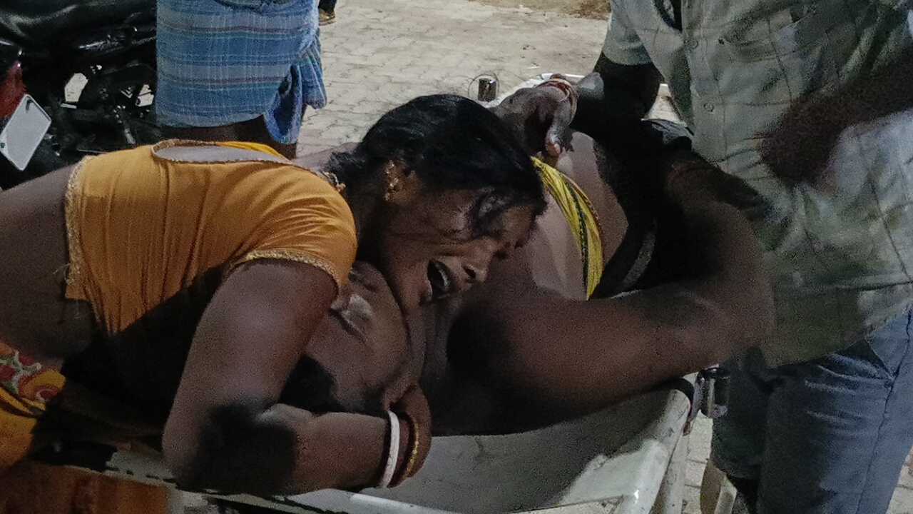 The wife kept crying while hugging the dead body, the firing in Sahibganj devastated another family