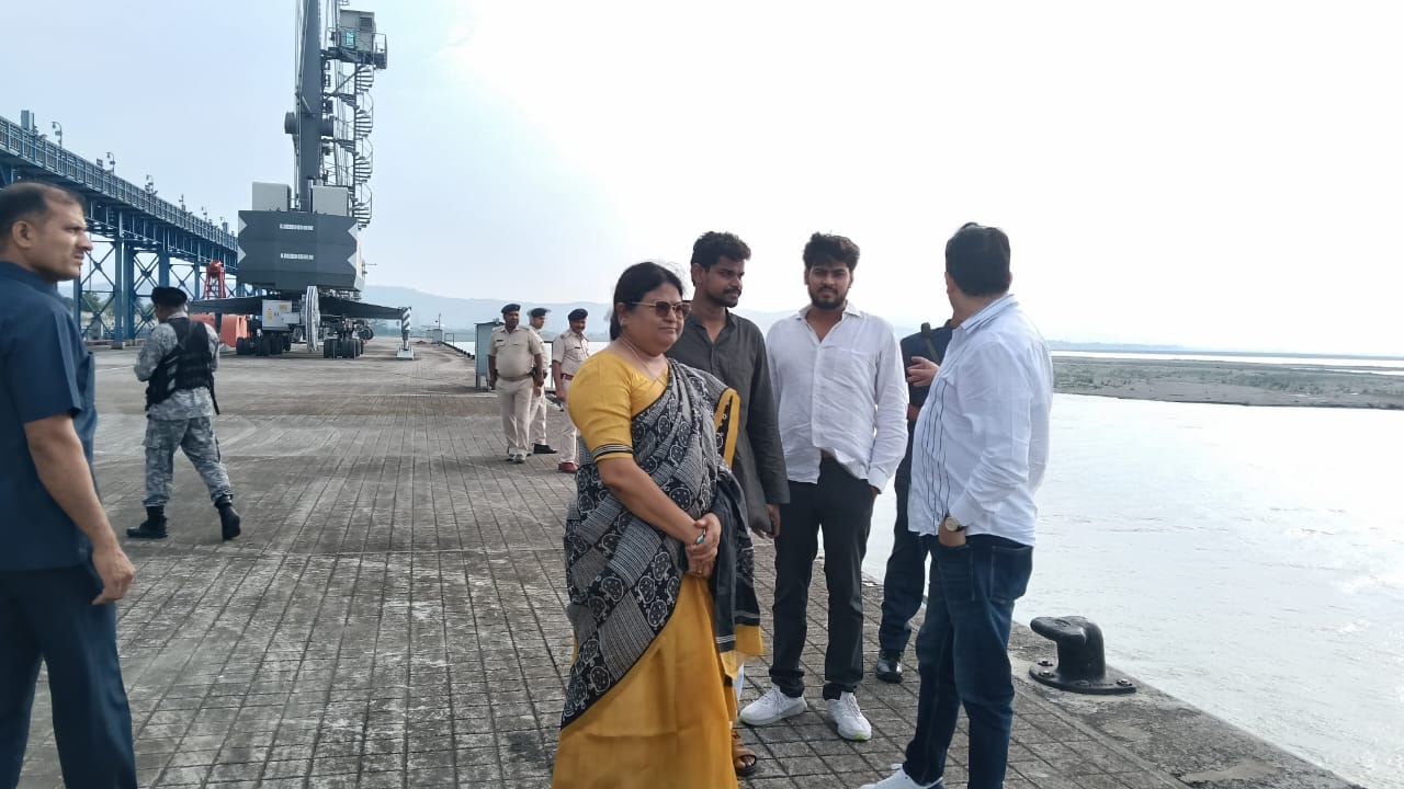 BJP leader Sita Soren on Sahibganj tour, inspected Ganga bridge and port