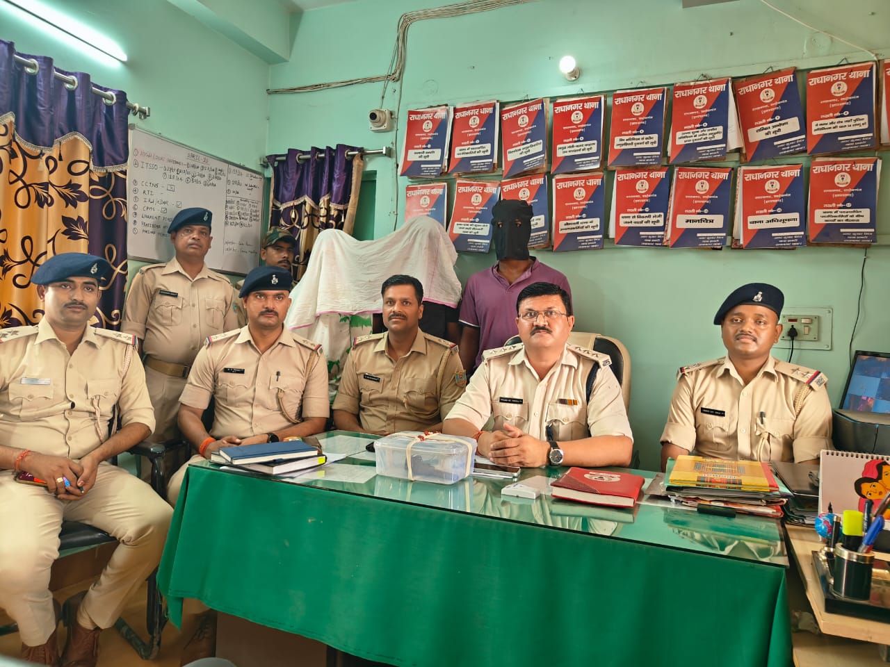 Radhanagar firing incident solved, three accused arrested, police recovered country-made pistol and bike