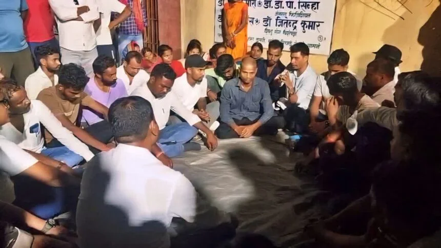 Outrage over the death of Panchayat Secretary in Dumri, sit-in with the dead body, Jairam Mahto's talks with the administration continue