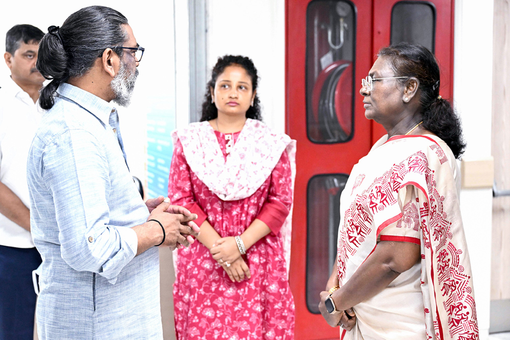 Jharkhand's Dishom Guru Shibu Soren's condition improves, he opens his eyes after 7 days