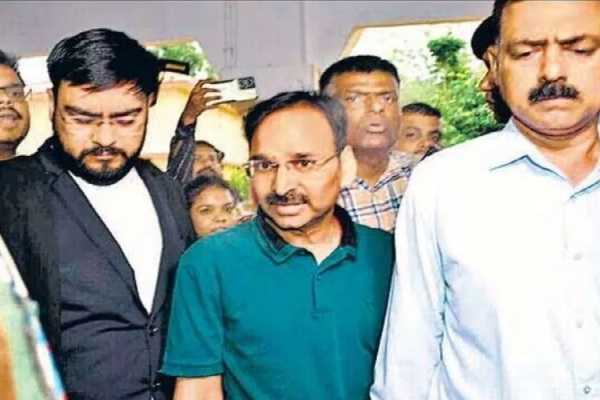 Suspended IAS Vinay Kumar Choubey's troubles increase, now his name surfaces in Hazaribagh land fraud case