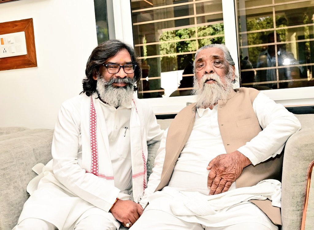 CM Hemant Soren became emotional on Father's Day, dedicated a poem to his father Dishom Guru Shibu Soren