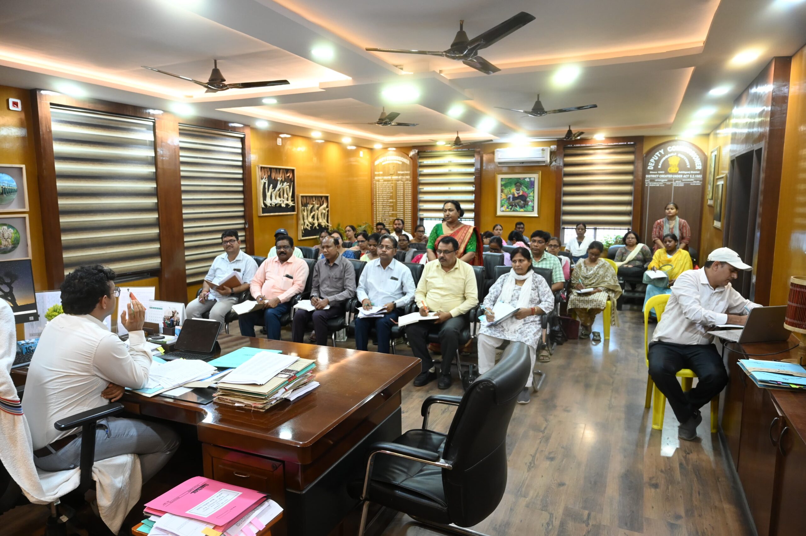 In the review meeting of social welfare schemes, the Deputy Commissioner laid special emphasis on the early appointment of vacant posts and the operation of Anganwadi centers