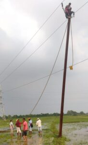 Barharwa: Department busy in restoring electricity after strong storm, uninterrupted power supply will be restored by this evening