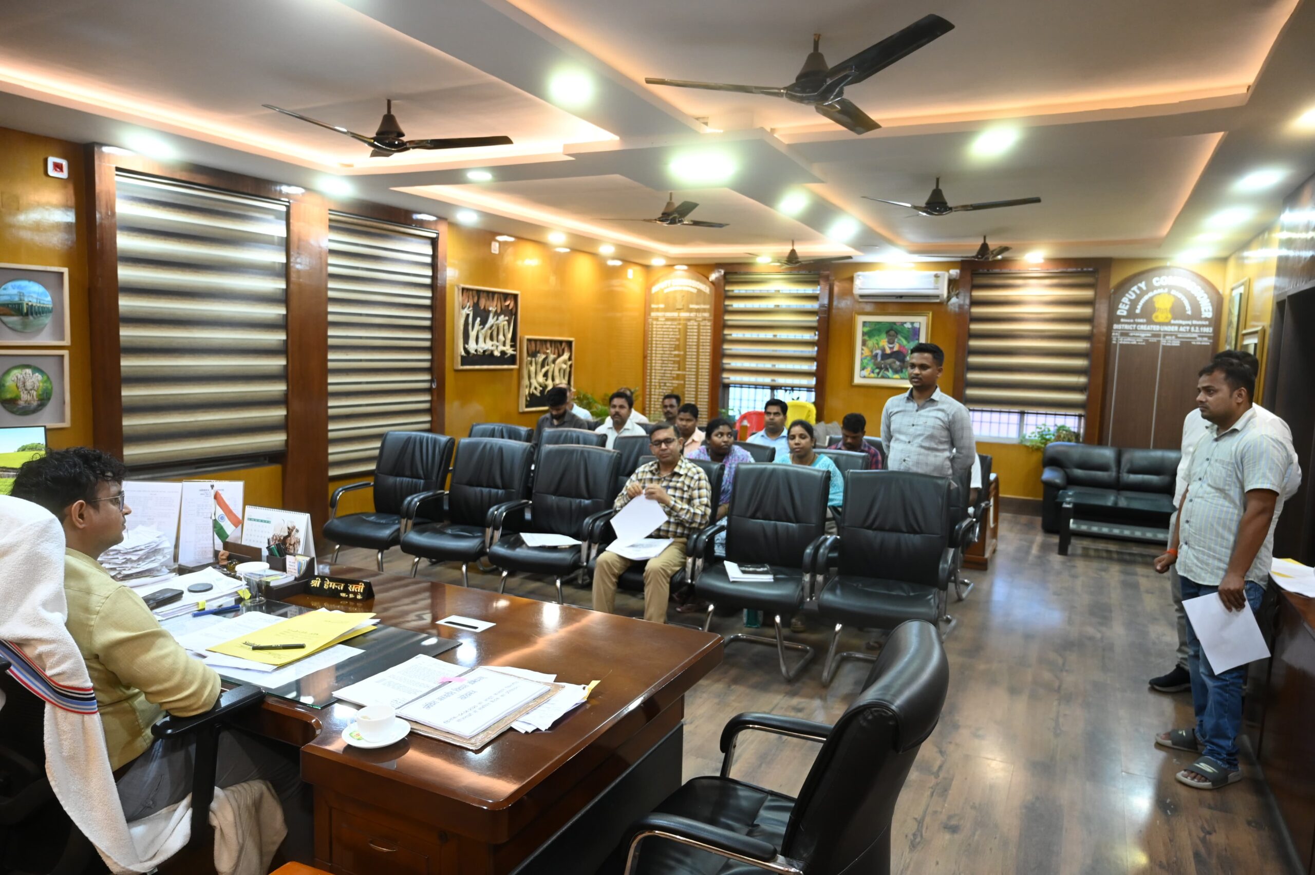 Sahibganj: DC reviewed tribal schemes, directed to complete all Birsa housing by August 15