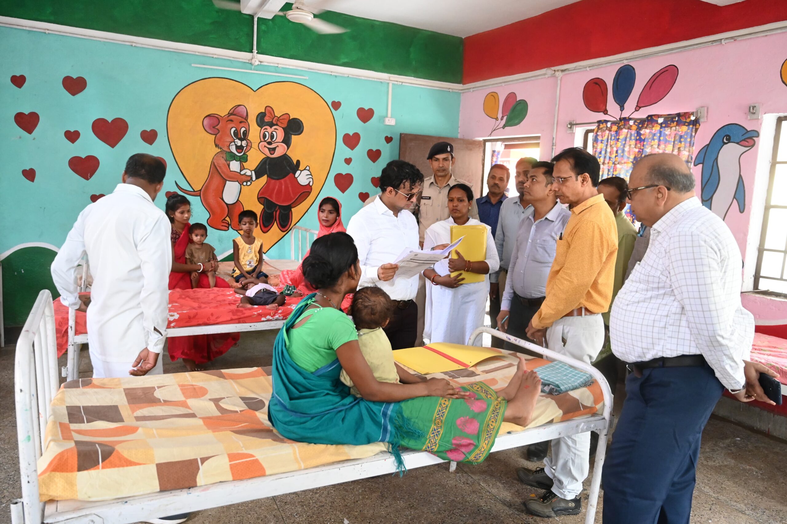 The Deputy Commissioner inspected the old Sadar Hospital of Sahibganj