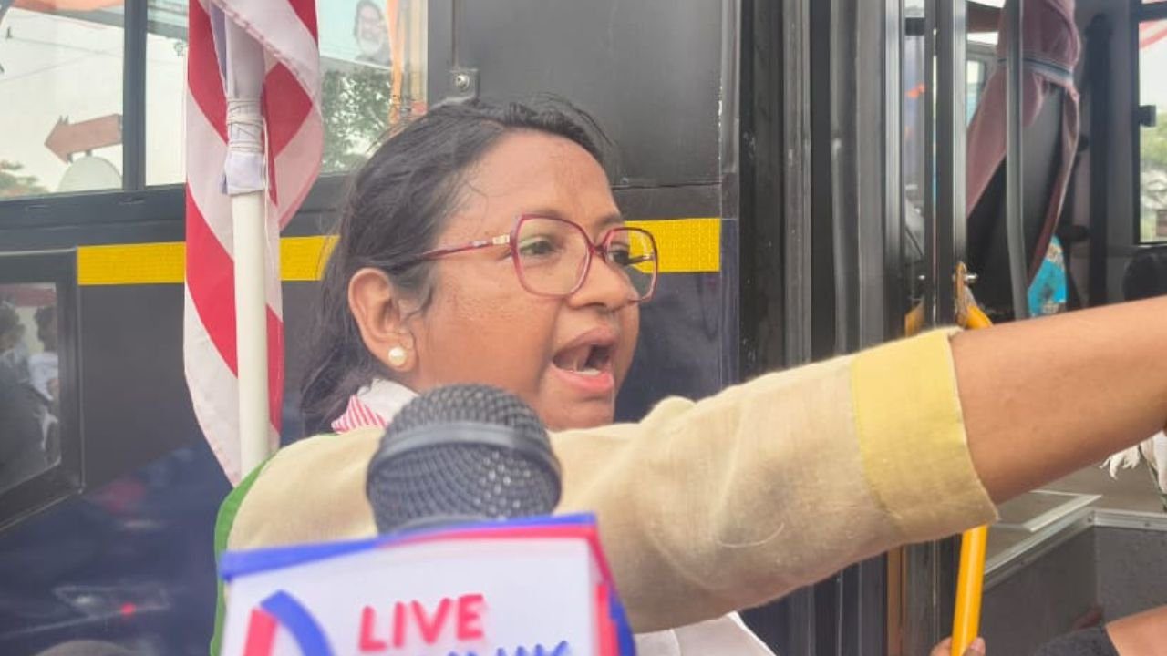 Ranchi: Former minister Geetashree Oraon, who came to offer flowers on the death anniversary of Birsa Munda, is in custody