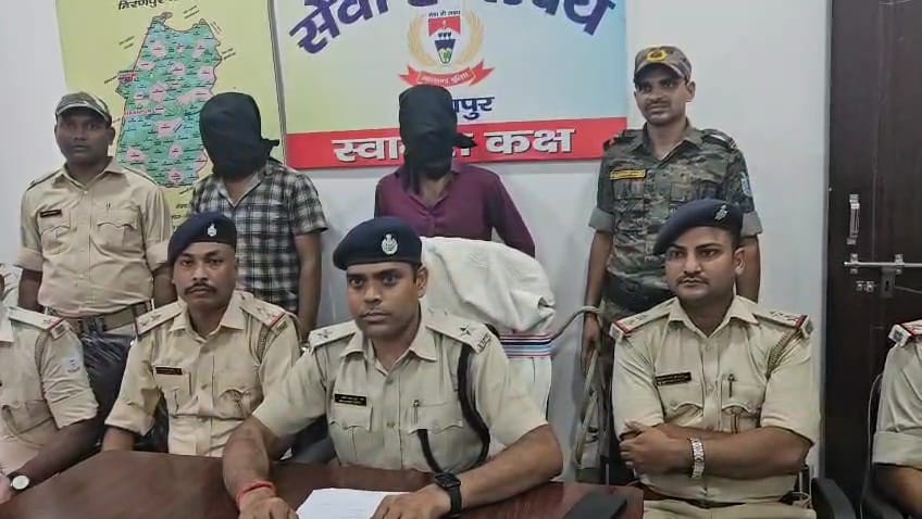 Hiranpur: Theft in a closed house revealed, two accused arrested with jewellery and bike