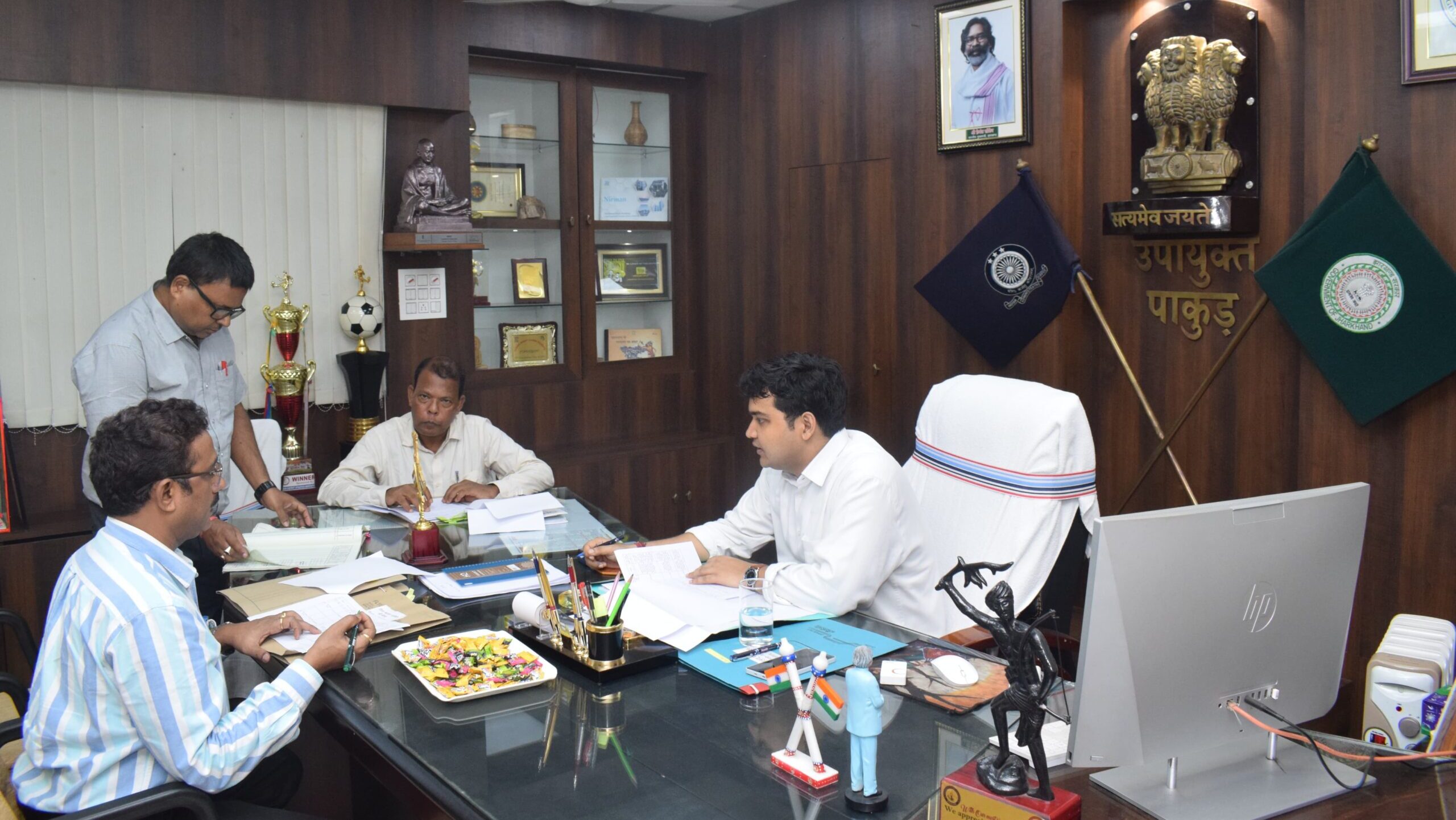 Pakur: 54 workers got the benefit of MACP in the district level screening committee meeting