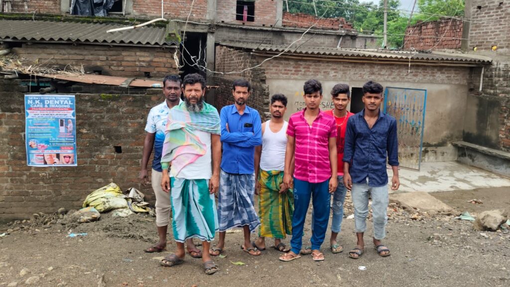 Sahibganj: Four lane construction became the reason for waterlogging, life in Pahad village is in trouble due to rain