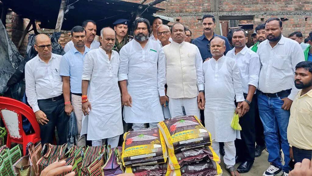 Jharkhand government strict on the murder of five tribals in Purnia, Minister Ramdas Soren and other JMM leaders met the victim families