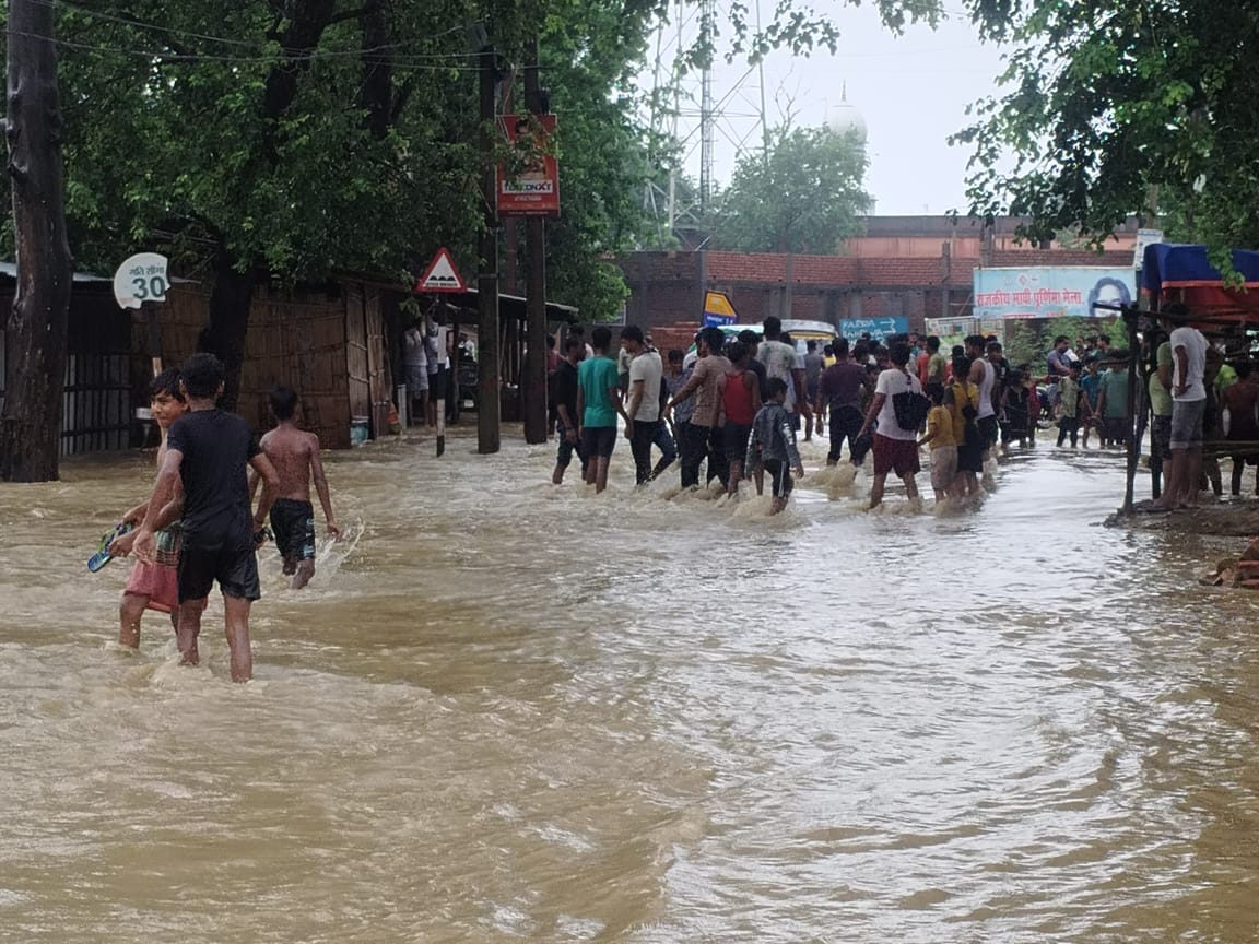 Heavy rains in Sahibganj disrupted life, water entered many houses