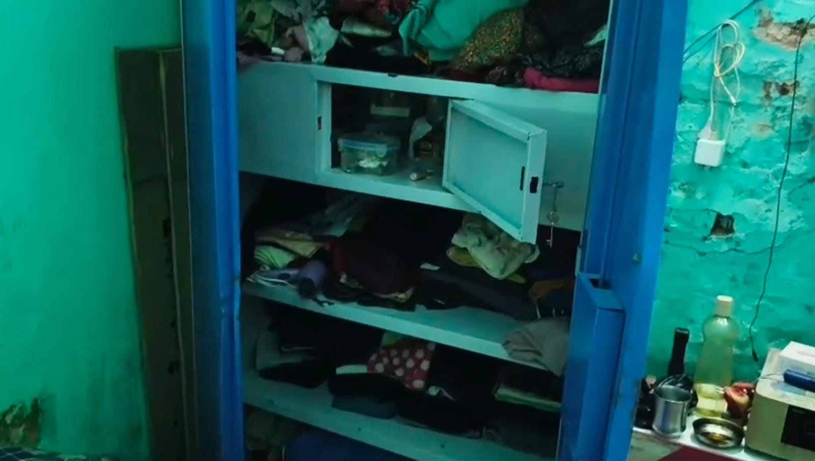 Sahibganj: Lakhs stolen from closed railway quarters, questions raised on security system
