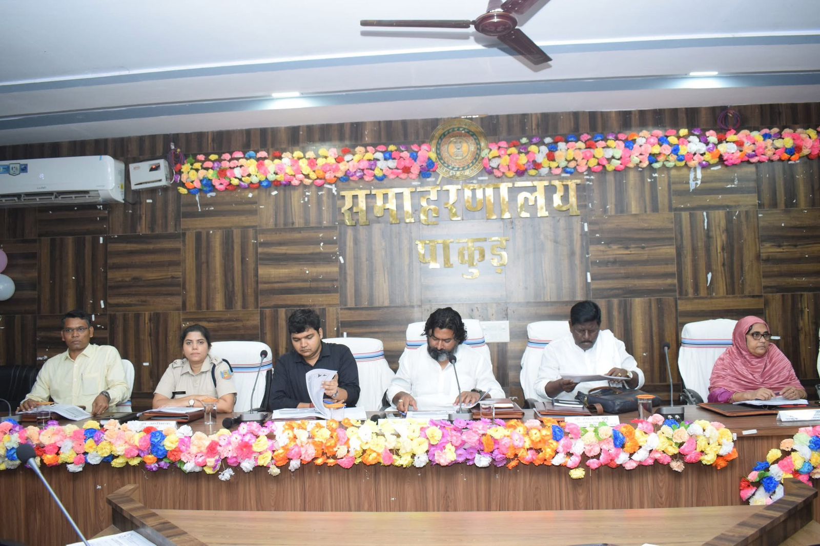 Rehabilitation and Resettlement Committee meeting held at Pakur Collectorate, special emphasis laid on transparency