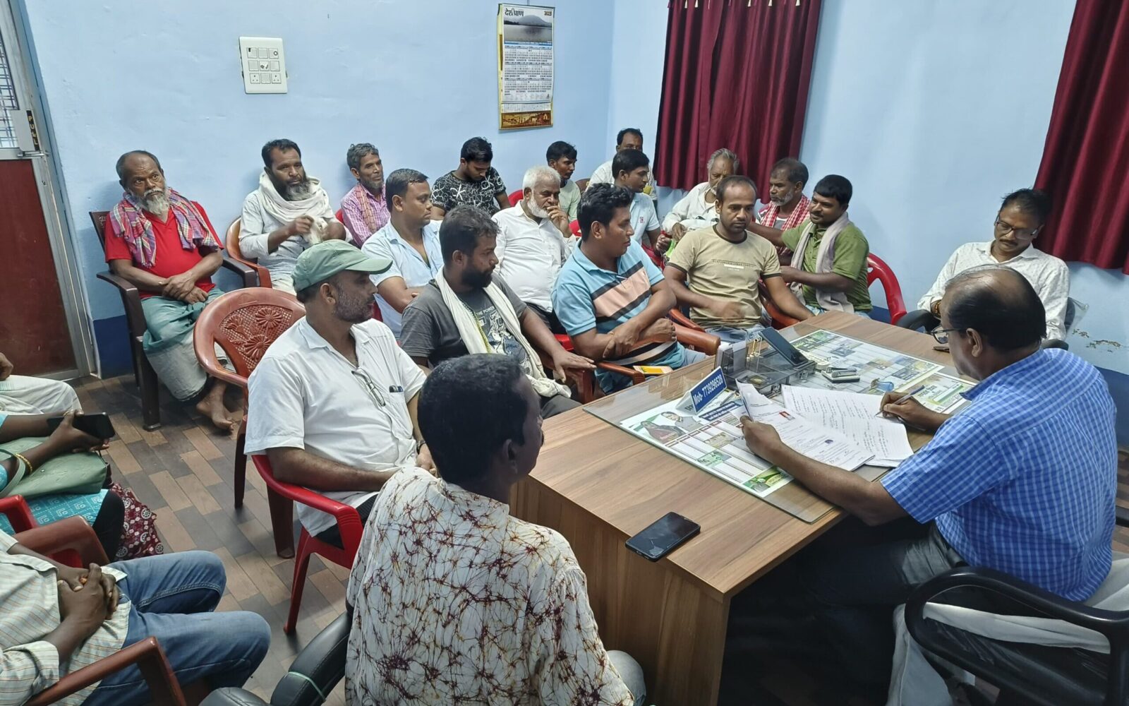 Barharwa: Barkat Khan listened to the problems of the people in the public court, directed the officials to take immediate action