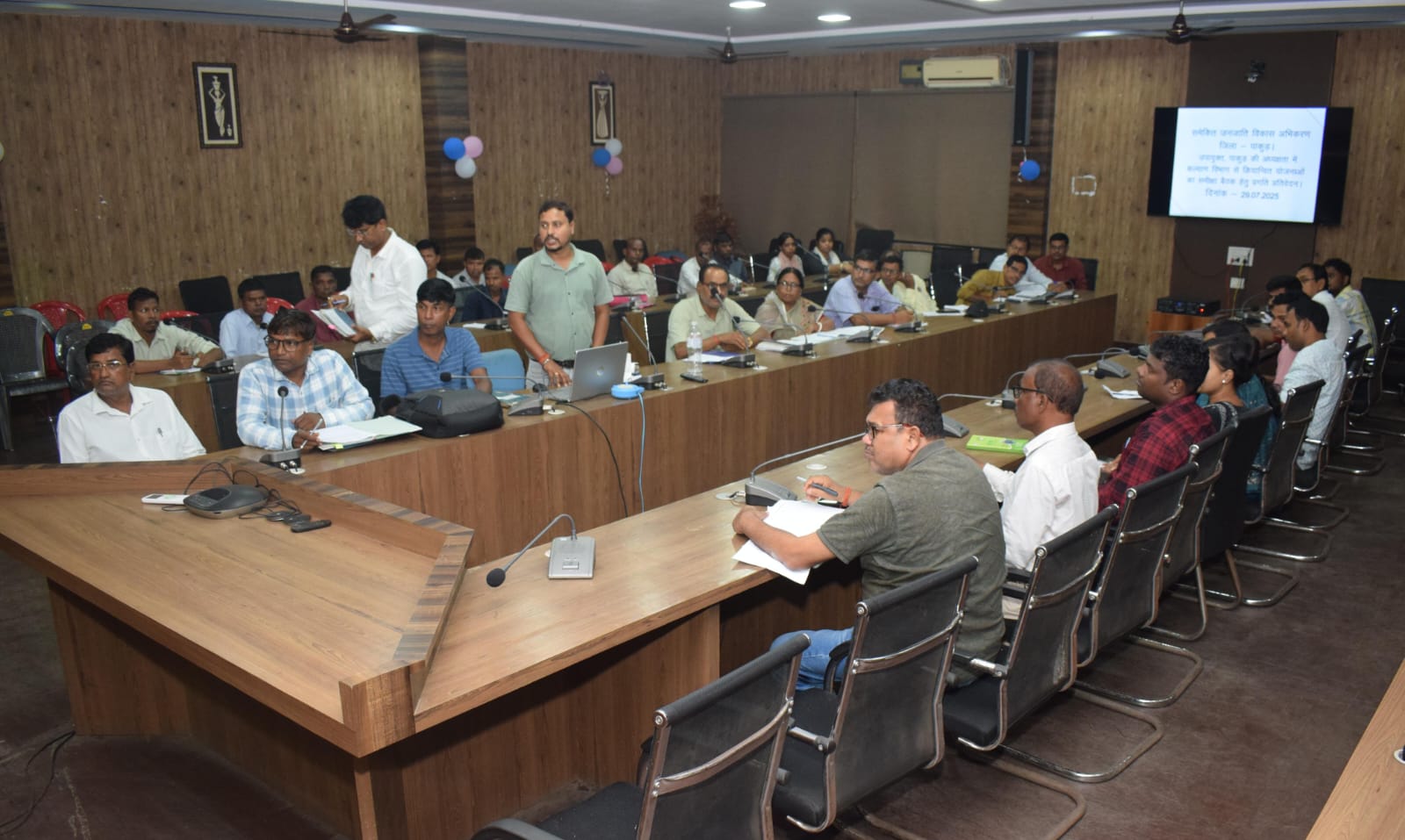 Pakur: Deputy Commissioner reviewed Seva Ashram, Eklavya and Day-long schools