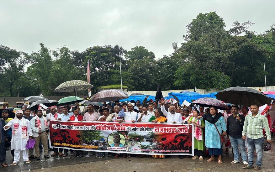 Ranchi: Tribal organizations' outrage over Surya Hansda encounter, Raj Bhavan march, demand for CBI investigation and suspension of guilty officers