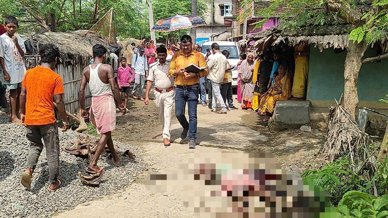 Sahibganj: Three members of the same family brutally murdered in a land dispute, accused surrendered
