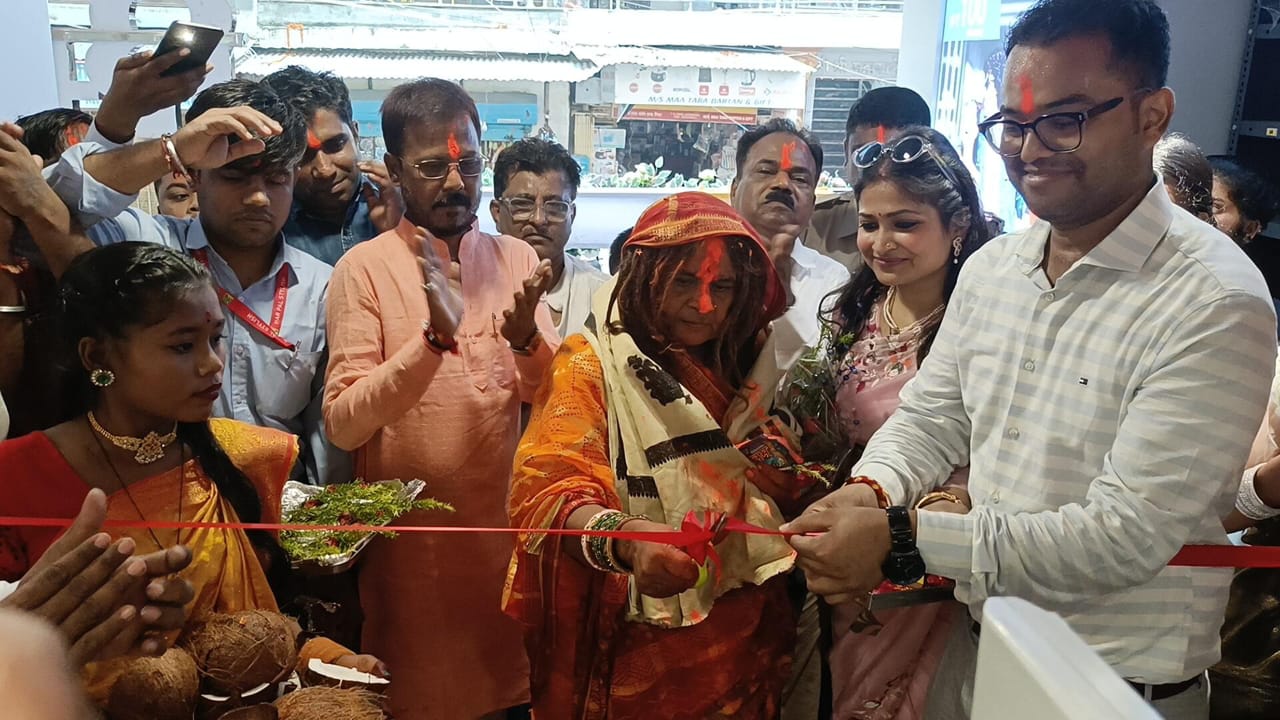 Grand inauguration of City Mall in Sahibganj, clothes and household items will be available at cheap prices