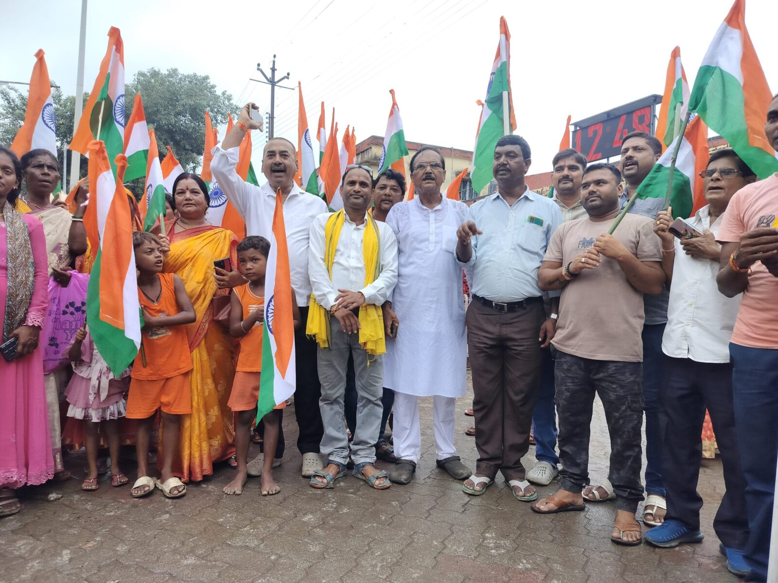 Sahibganj: Tricolor march in Barharwa, Operation Sindoor and the valor of the Indian Army were saluted