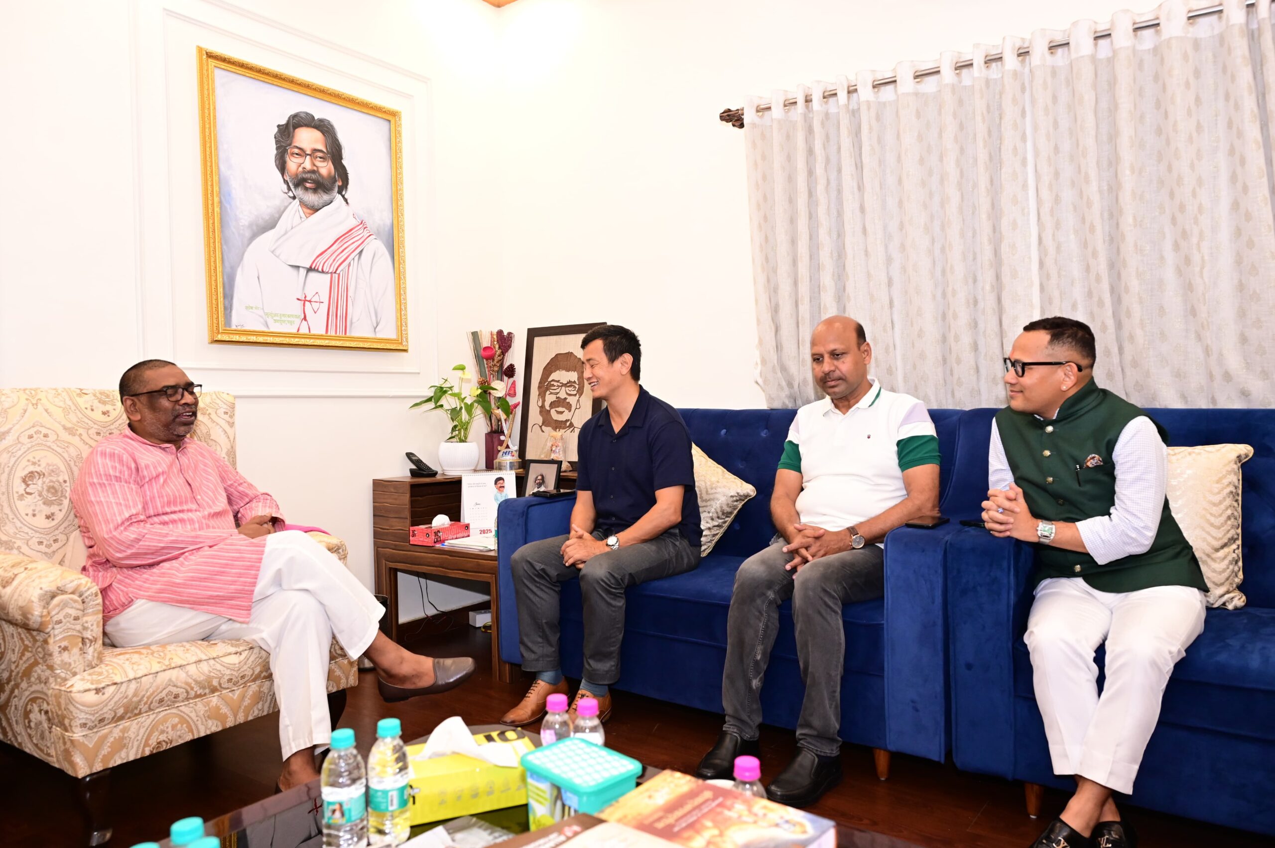 Ranchi: Baichung Bhutia met Chief Minister Hemant Soren, a new outline was made for the golden future of sports in Jharkhand