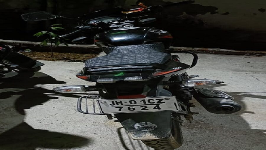 Ranchi: Strange story of a strange thief: Bike stolen in the morning, left at the police station in the evening