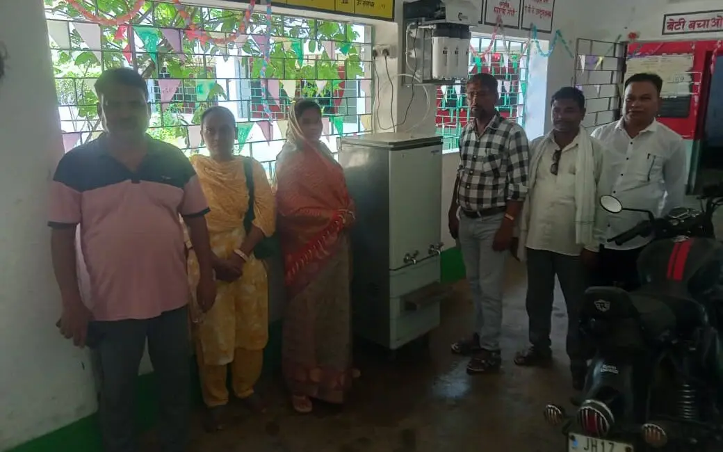 Sahibganj: Water filters installed in three schools of Teenpahar Panchayat, children will get cold water