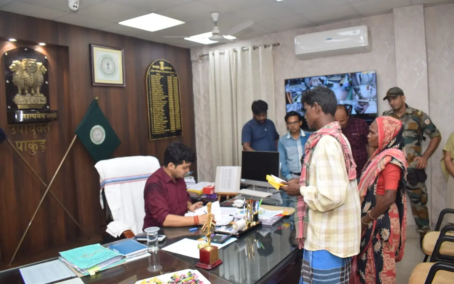 Pakur: DC heard people's problems in public court, assured quick solution