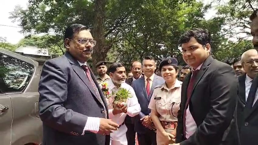 Pakur: High Court Justice Sanjay Kumar visits Pakur, inaugurates e-service centre and participates in several programmes