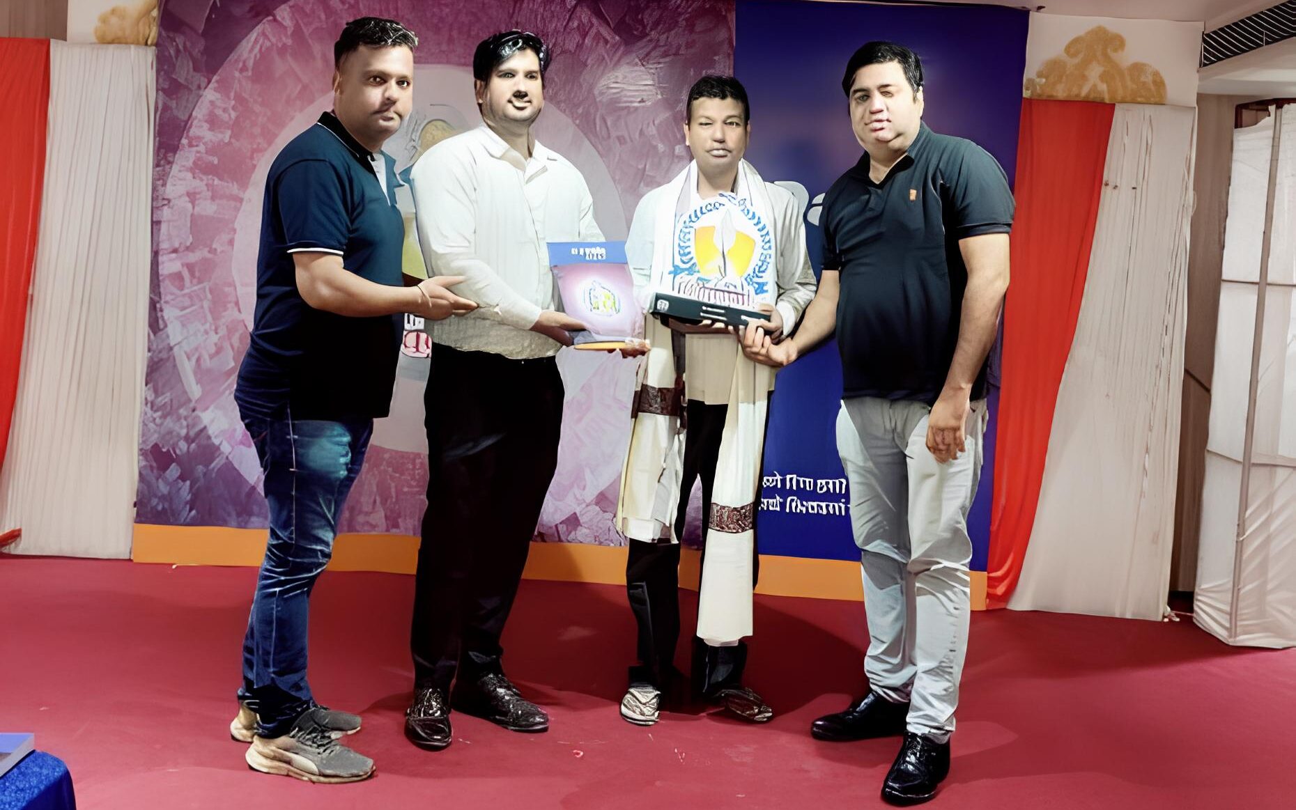 Patna: Dalmia Cement felicitated over 400 experienced contractors from Eastern India under the 'Aap Hain Sachche Vishwakarma' initiative.