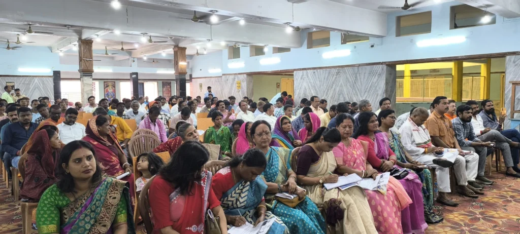 Dumka: The slogan of Swadeshi echoed in the Self-reliant India conference, Annapurna Devi called for joining the mass movement.