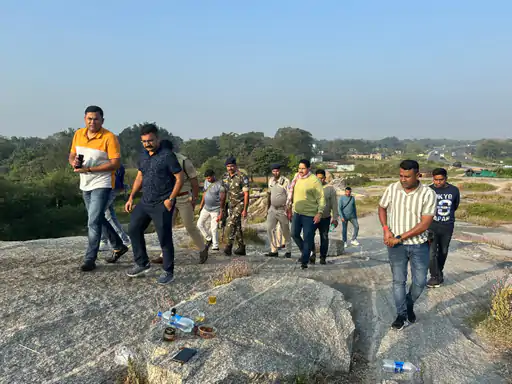 An encounter broke out between Sujit Sinha's henchmen and Ranchi police in Sahibganj jail; one criminal was shot and two were arrested.