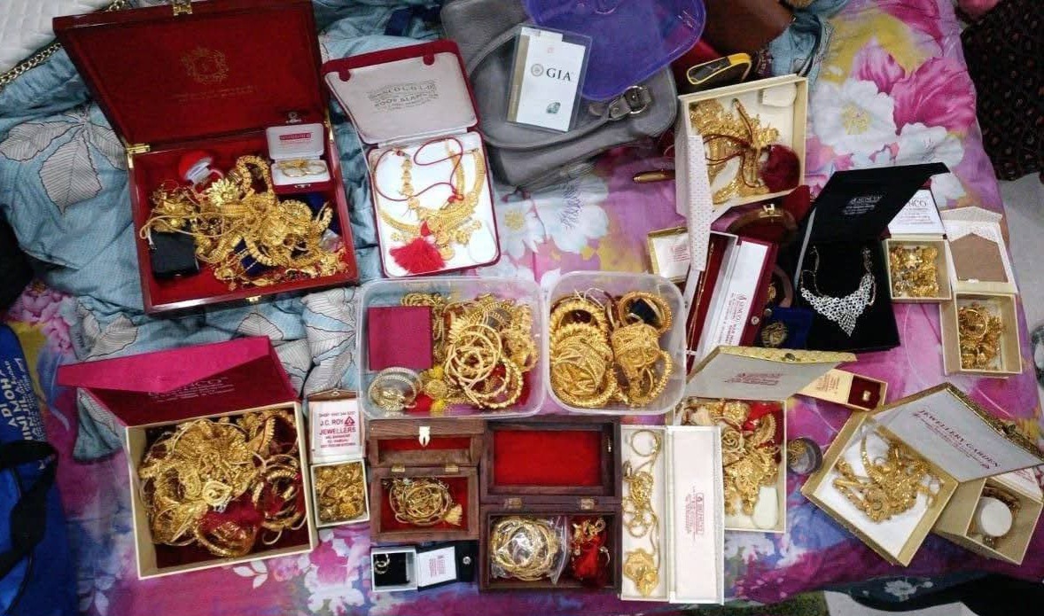 कोयला नेटवर्क पर ED की छापेमारी में भारी मात्रा में नकदी और कीमती जेवरात बरामद