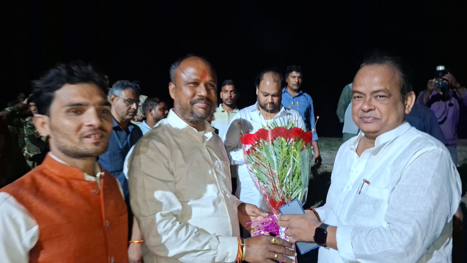 The Health Minister left Sahibganj Sadar Hospital after sipping tea!