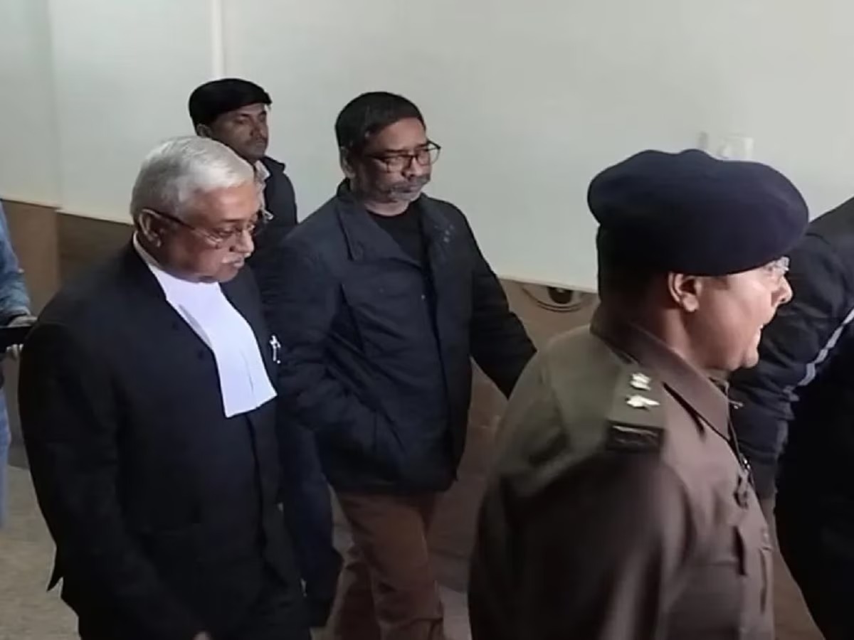 Ranchi: एमपी-एमएलए कोर्ट में पेश हुए CM Hemant Soren, जमानत पर राहत, अब 12 दिसंबर पर टिकी निगाहें
