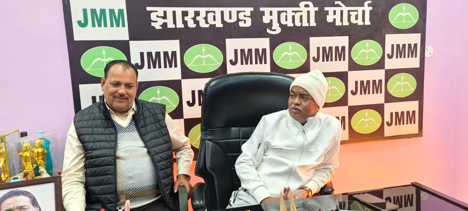 Sahibganj: If the railway overbridge is not built, stone transportation will be stopped; the movement has received support from stone traders.