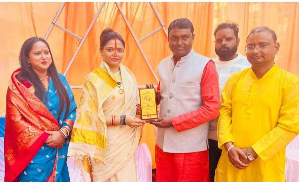 Bokaro: सरस्वती पूजा पर ओसियन एजुकेशनल एंड वेलफेयर ट्रस्ट ने किया महाप्रसाद वितरण