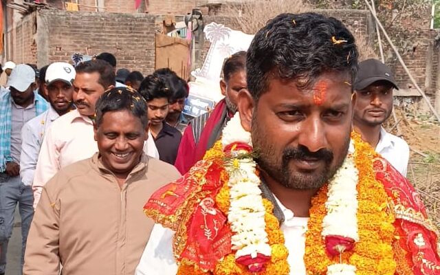 Equations have changed in the Sahibganj Municipal Council elections! Other candidates lean toward Chhotu Paswan, strengthening his claim for the presidency.