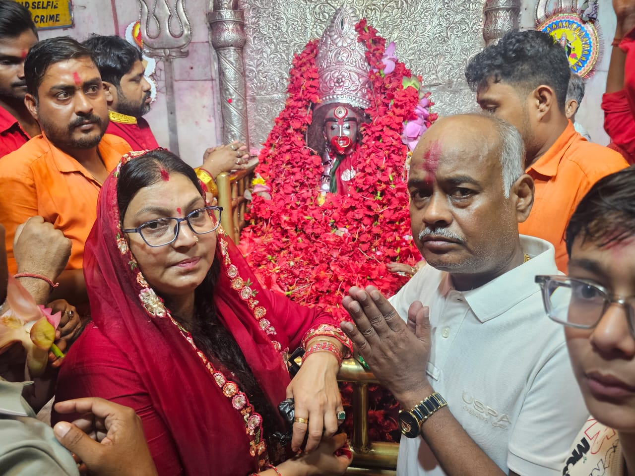 Sahibganj: तारापीठ में पंकज मिश्रा ने पत्नी संग की मां तारा की पूजा-अर्चना