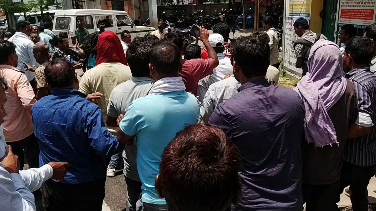 Hazaribagh Journalist Attack: Journalists Attacked in the Presence of a Minister; Entire Media Fraternity Unites in Protest