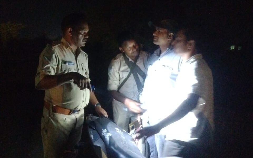 Sahibganj: डीहारी पेट्रोल पंप के पास पुलिस ने चलाया वाहन चेकिंग अभियान