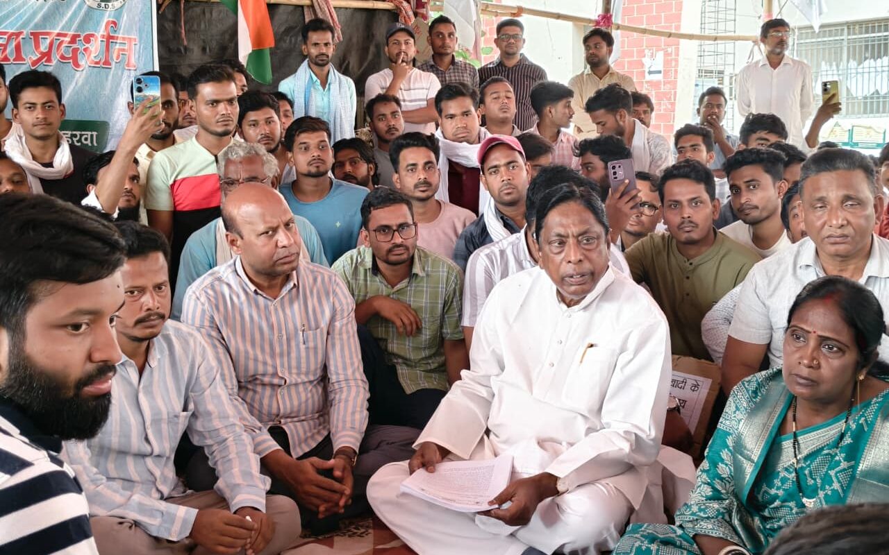 Sahibganj: शेरशाहबादी जाति प्रमाण पत्र की मांग पर बनी जांच समिति, पूर्व मंत्री आलमगीर आलम के प्रयासों को मिली सफलता
