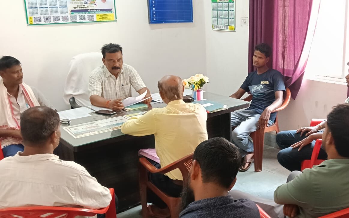 Barharwa: 20-Point Programme Chairman Ashok Das Seen in 'Action Mode' at Janata Darbar; Several Grievances Resolved on the Spot.