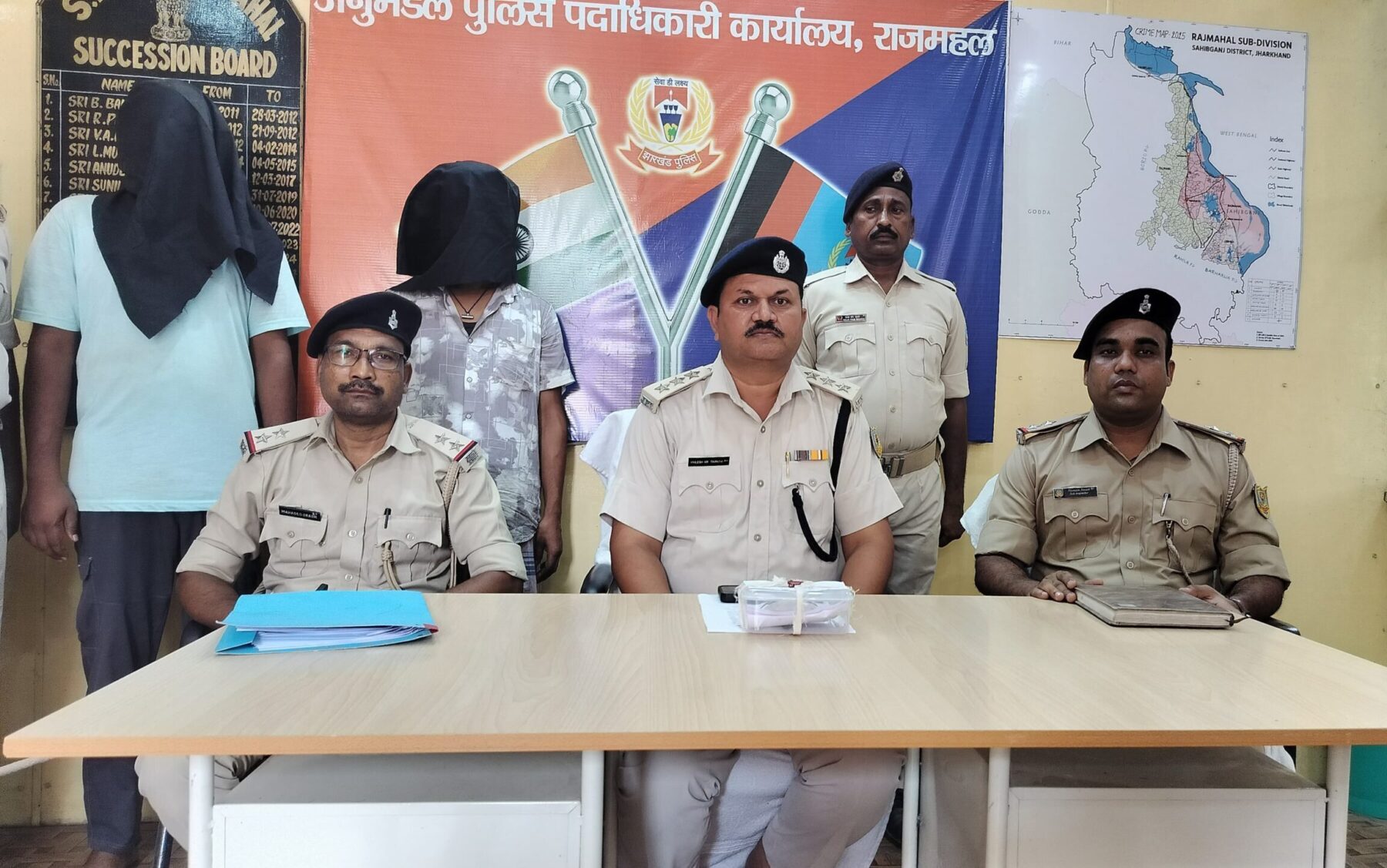 Rajmahal पुलिस की बड़ी सफलता: ड्रग नेटवर्क पर कसा शिकंजा, 13.7 ग्राम एमडीएमए के साथ दो तस्कर गिरफ्तार